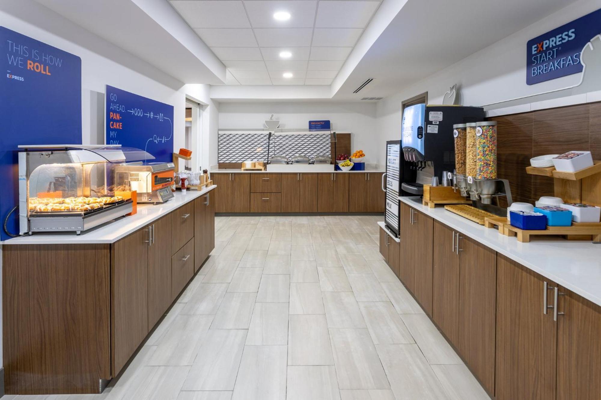 Holiday Inn Express Hotel & Suites Vineland Millville By Ihg Exteriör bild