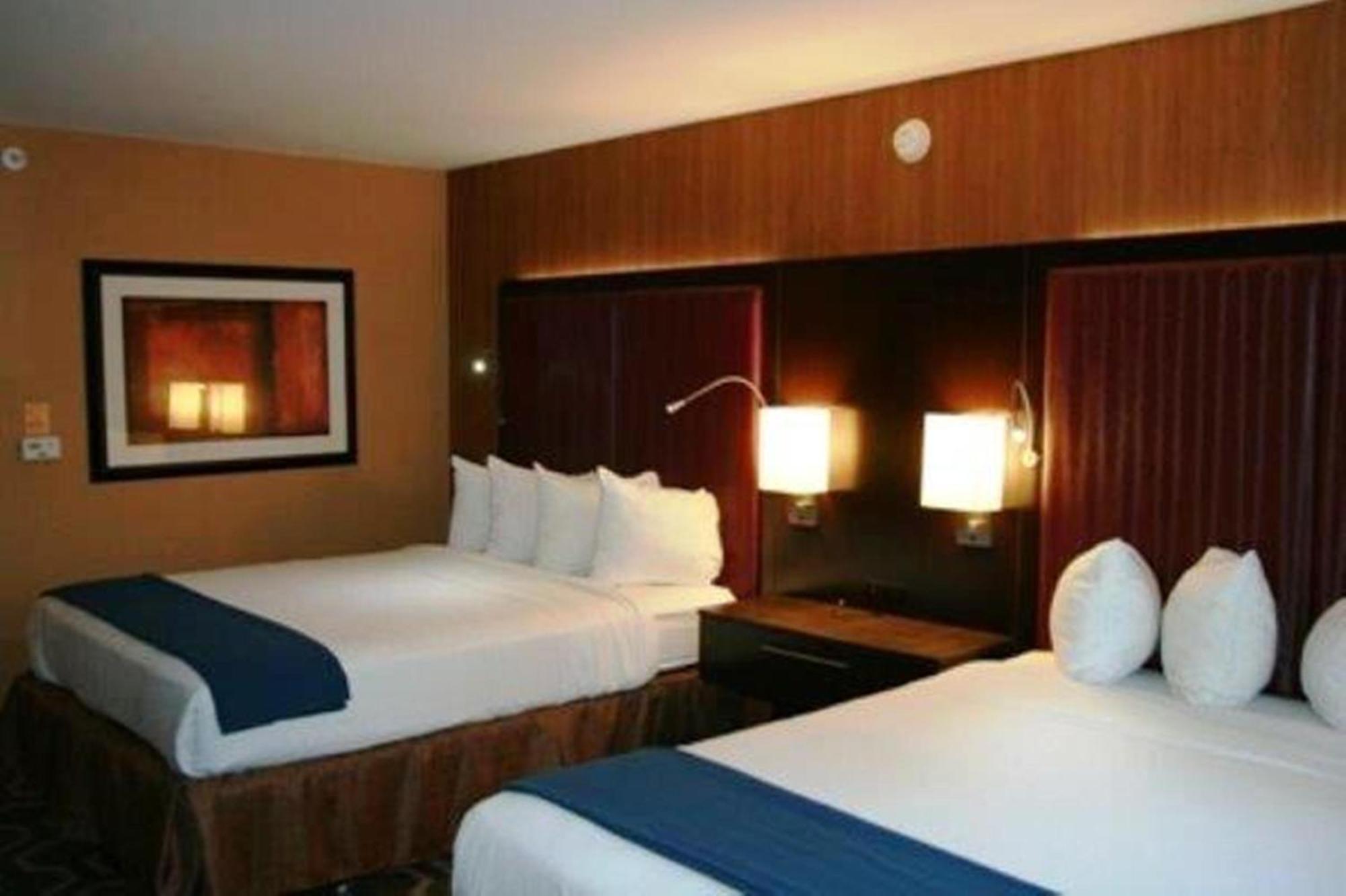 Holiday Inn Express Hotel & Suites Vineland Millville By Ihg Exteriör bild